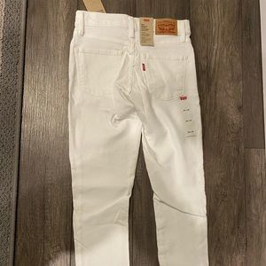 NWT ladies white Levis 311 shaping skinny Jean!